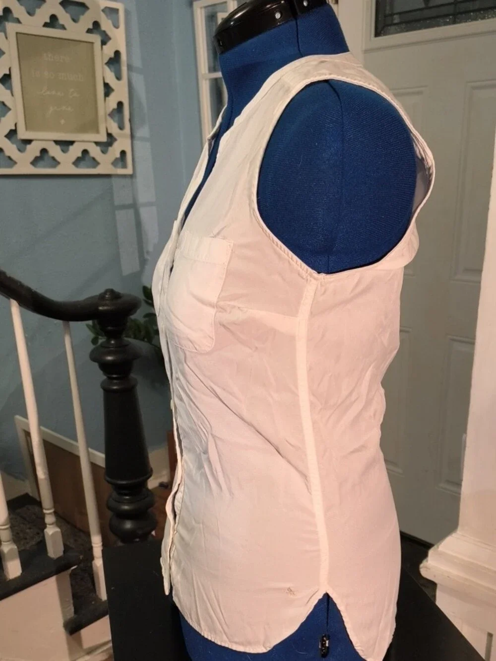 Eddie Bauer Sleeveless Button-Front Pocket Blouse - White - Picture 4 of 10